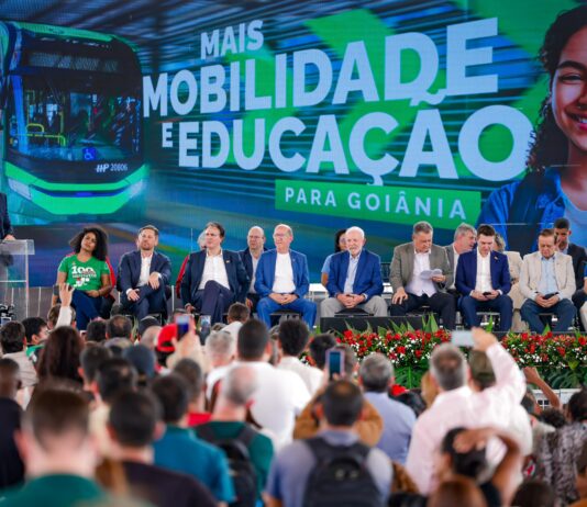 Em primeira visita de Lula a Goiás, governador em exercício, Daniel Vilela cobra soluções para o transporte no Entorno do DF