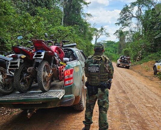 PF, Incra, Ibama e PM combatem invasão de terras da União em Acrelândia