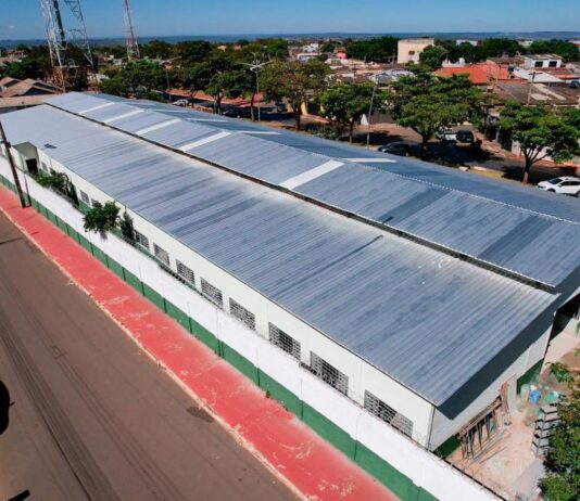 “Esse é um compromisso que assumimos”, diz prefeito Carlinhos do Mangão sobre novo campo sintético em Novo Gama