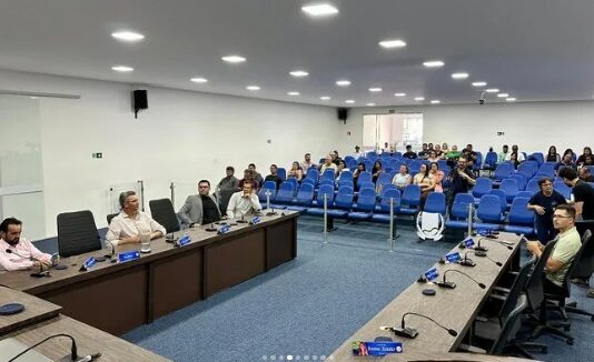 Câmara de Cidade Ocidental discute diretrizes orçamentárias em audiência pública