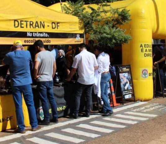 Detran-DF promove ação educativa na UnB para reforçar segurança de pedestres