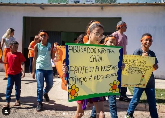 Novo Gama realiza caminhada pelo 18 de maio e reforça combate à violência infantil
