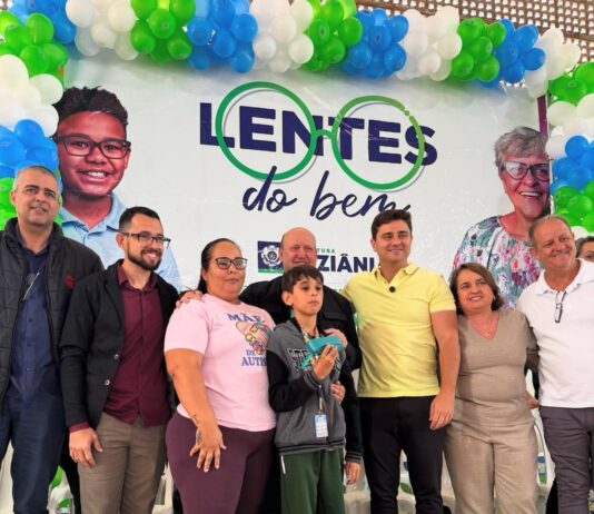 Prefeitura de Luziânia entrega 292 óculos a estudantes da rede municipal