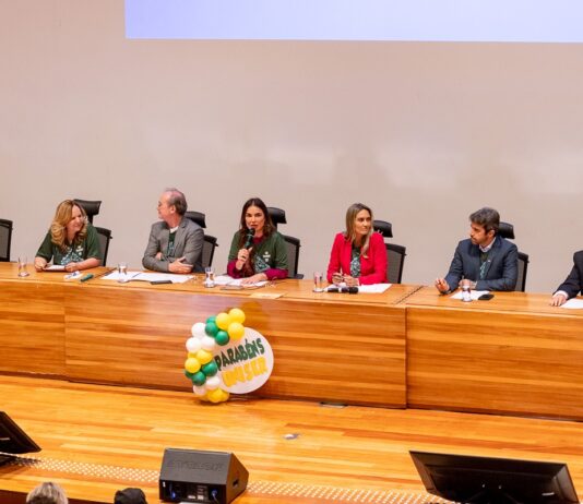 UniSER celebra 10 anos com homenagem na Câmara Legislativa do DF