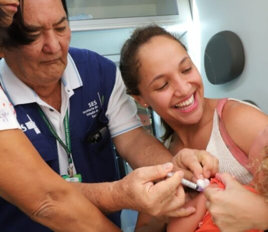Vacina ACWY passa a ser aplicada em bebês de 12 meses pelo SUS em Goiás
