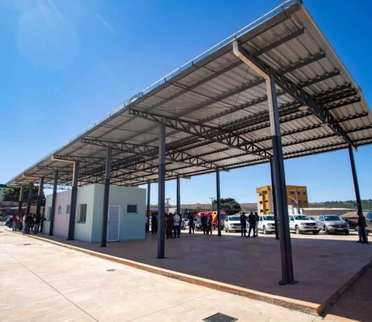 Novo Gama inaugura feira coberta no bairro Lunabel com foco no fortalecimento do comércio local