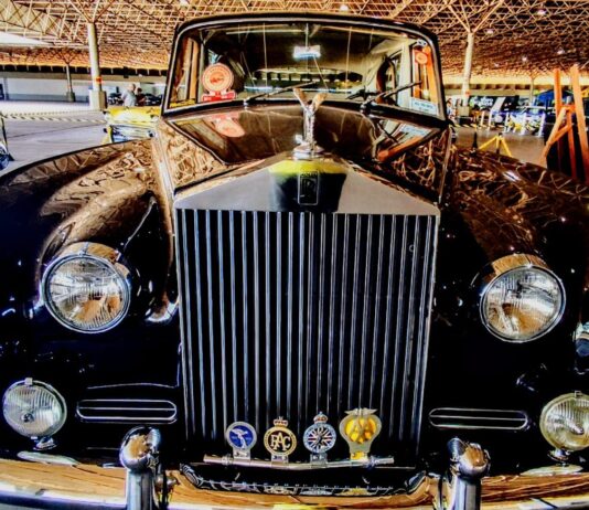 Brasília Auto Indoor 2025 reúne história, cultura e paixão por carros em celebração única no Parque da Cidade