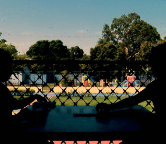 Caminhos da Reportagem conta histórias de quem cresceu em instituições de acolhimento