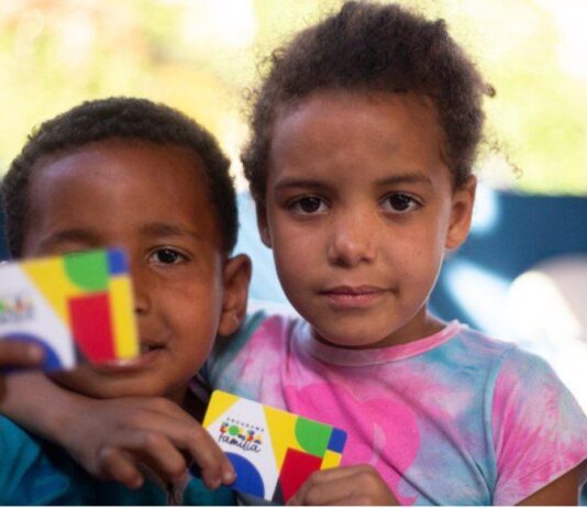 Bolsa Família de outubro beneficia 18,91 milhões de famílias. Repasses começam hoje