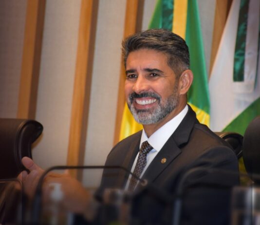 Deputados aprovam projeto polêmico que institui câmeras em escolas públicas do DF