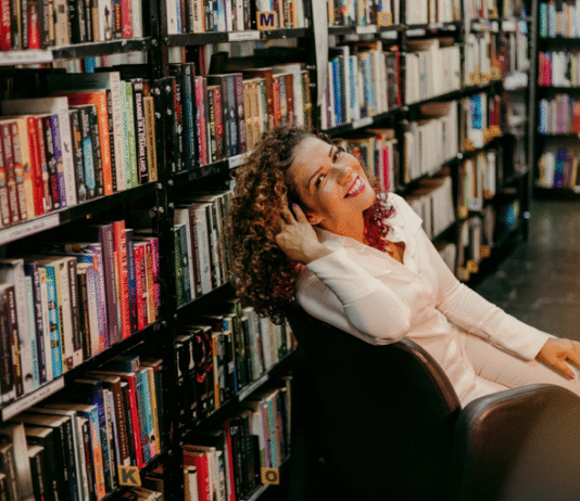 Ciclo de Leituras debate autoria feminina no DF na Biblioteca Demonstrativa
