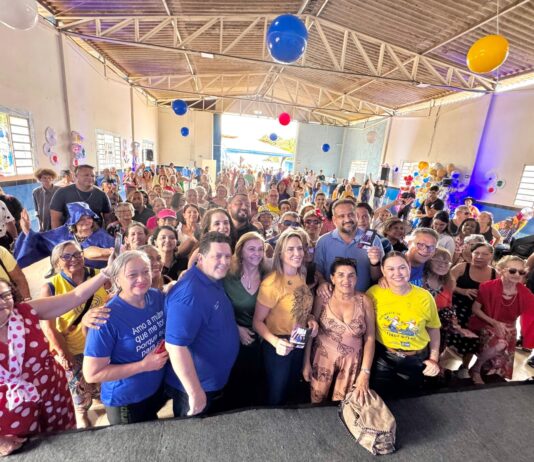 Celina Leão se encanta com animação no Festival da Pessoa Idosa no Cruzeiro