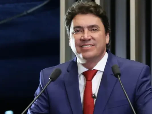 Erramos ao divulgar notícia que afirmava que o senador Wilder Morais estava sendo investigado pela Polícia Federal