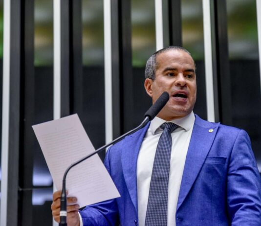 Projeto de Fred Linhares endurece penas por omissão em agressões a menores