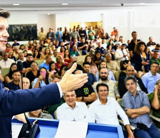 Vereadores de Águas Lindas manifestam apoio integral a Daniel Vilela na abertura do ano legislativo