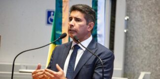 Deputado Roosevelt Vilela critica interferência de Fábio Félix em operação policial no Carnaval de Brasília