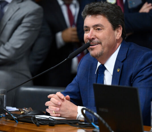 Wilder Morais propõe ensino de defesa civil nas escolas para prevenir tragédias causadas por enchentes