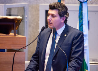 Deputado Eduardo Pedrosa destaca papel central na reestruturação salarial de servidores do Detran