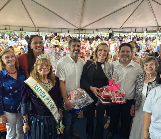 Deputado Roosevelt Vilela mobiliza milhares de idosos e conquista Secretaria da Pessoa Idosa no DF.