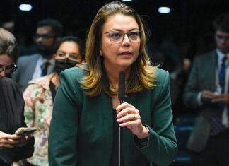 Leila Barros reafirma apoio à imprensa após pedir encerramento de procedimento no MPDFT sem provas