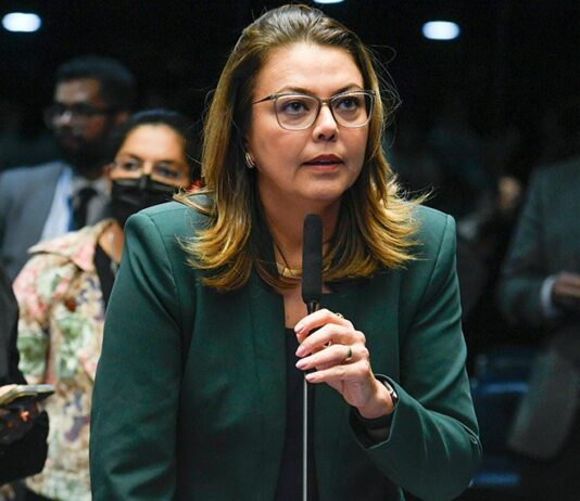 Leila Barros reafirma apoio à imprensa após pedir encerramento de procedimento no MPDFT sem provas