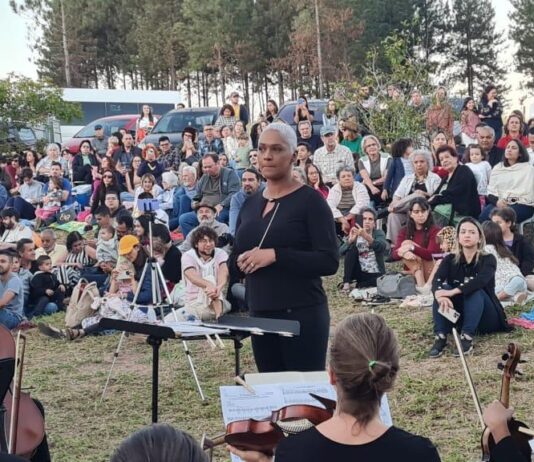 Música ao Entardecer: Orquestra da Academia Claude Brendel fecha edição com homenagem a Floriano Sampaio e Silva