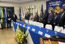 Hamilton Silva assume presidência do Rotary Club de Brasília em noite marcada por compromisso social