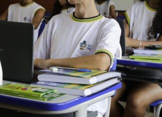 Rede estadual retoma aulas em 3 de agosto com foco em recuperação e preparação para o Enem