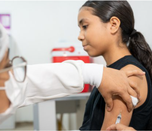Jovens de 15 a 19 anos podem se vacinar contra o HPV até dezembro