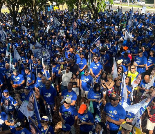 Caminhada pela família no Eixão Sul reúne 5 mil pessoas com Roosevelt Vilela e reforça apoio de Celina e Agaciel Maia