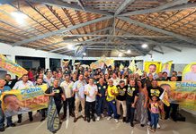 Centenas se reúnem em Goiânia em grande ato de apoio a Pábio Mossoró