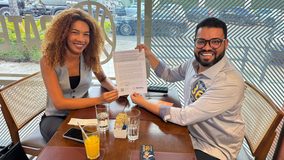 O candidato ao GDF Elisson Ferreira recebe carta do Vertentes e reforça propostas para saúde mental de crianças e jovens no DF