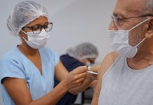 Proteção avançada: Goiás inicia a distribuição da vacina Pneumo 20 para idosos de 85 anos ou +
