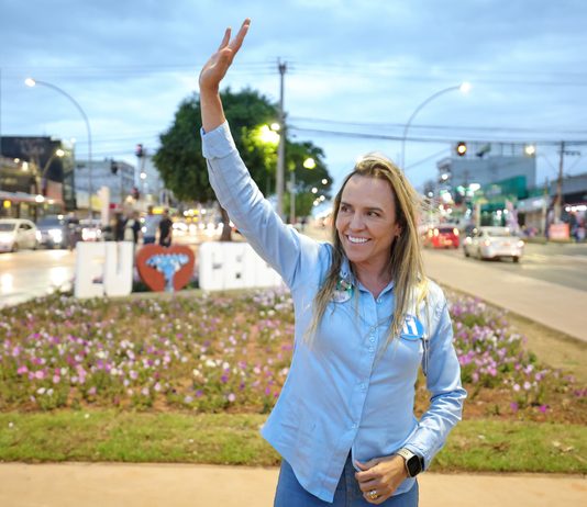 Celina abre vantagem decisiva no DF; Michelle lidera Senado com folga