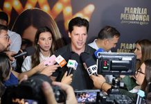 Marília Mendonça é homenageada em Goiânia na estreia de série documental sobre sua vida e legado