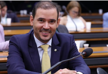 Renovação e liderança no cerrado: Vicentinho Júnior conquista o Governo do Tocantins