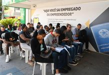 Carteira assinada à vista: Governo de Goiás oferta 2,5 mil vagas de emprego em Goiânia