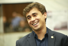 A consagração nas urnas: a reeleição triunfal de Nikolas Ferreira à Câmara dos Deputados