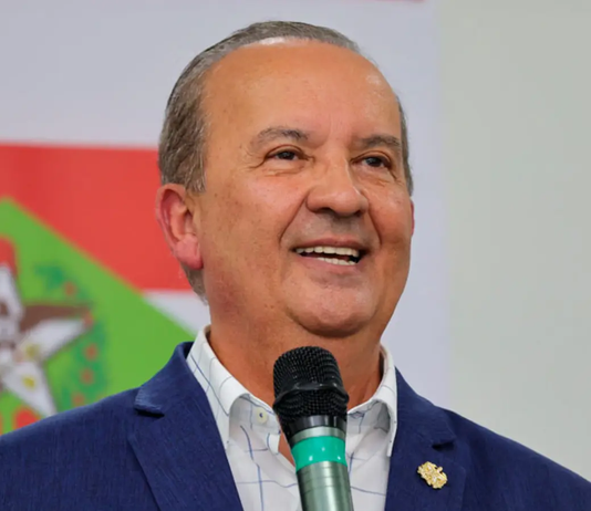Hegemonia confirmada: Jorginho Mello assegura reeleição consistente em Santa Catarina